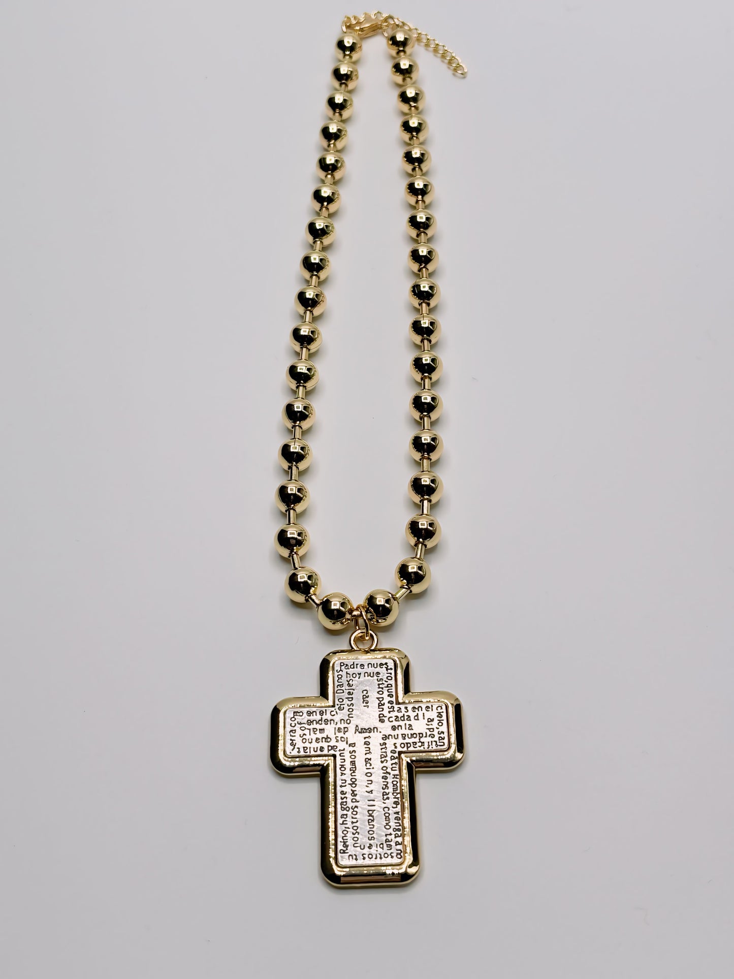 Collar Dorado con cruz de Padre Neuestro